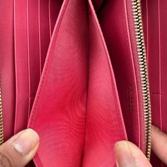 PRADA Zippy Wallet with Pink Interior - Picture 4 of 7